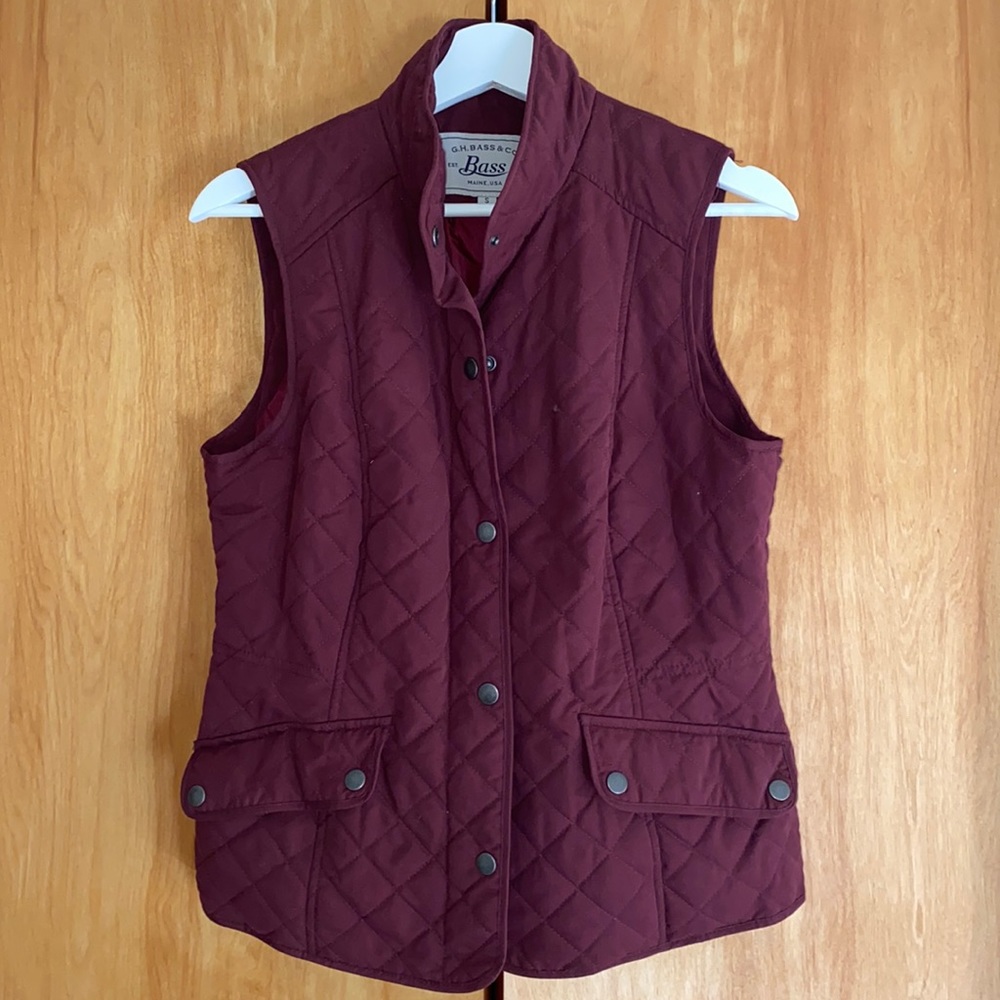 G.H Bass Womens Maroon vest
